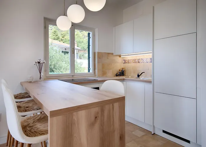Pebble Apartment
